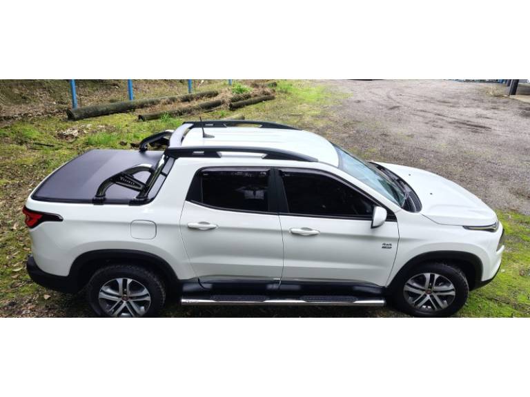FIAT - TORO - 2018/2019 - Branca - R$ 107.000,00