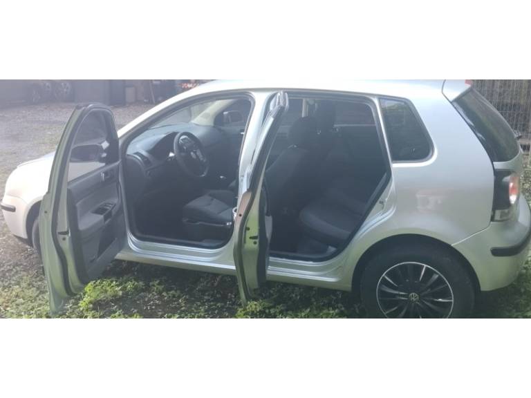VOLKSWAGEN - POLO - 2002/2003 - Prata - R$ 23.800,00