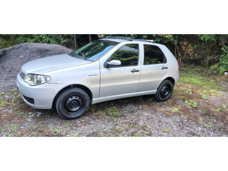 FIAT - PALIO - 2010/2010 - Prata - R$ 26.000,00