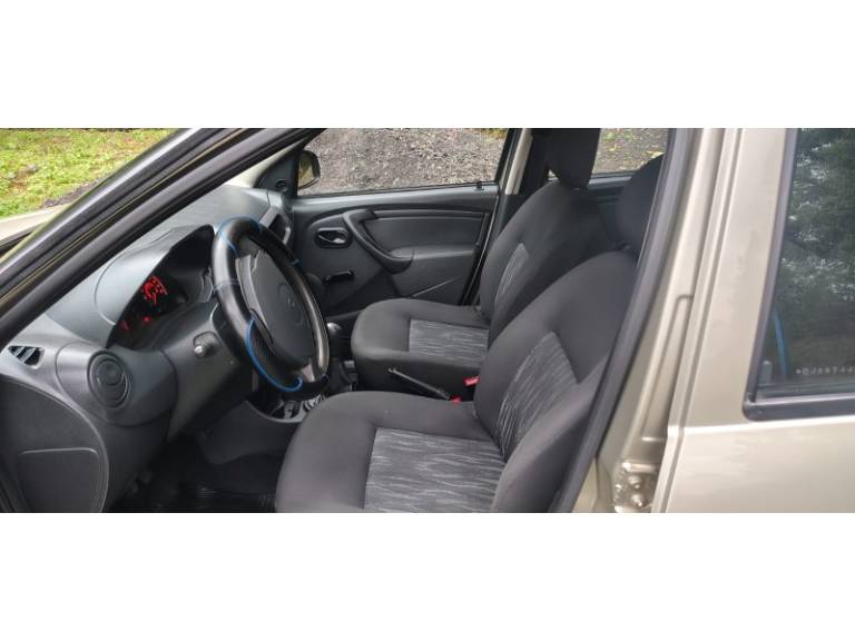 RENAULT - SANDERO - 2013/2013 - Bege - R$ 31.000,00
