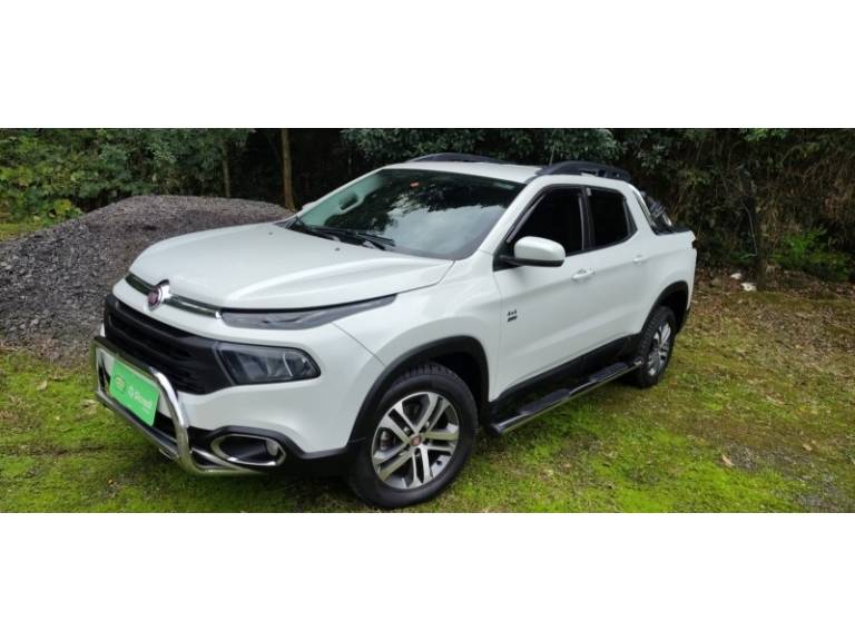 FIAT - TORO - 2018/2019 - Branca - R$ 107.000,00