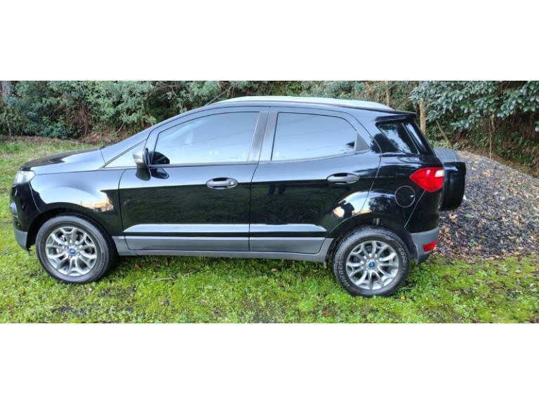 FORD - ECOSPORT - 2013/2014 - Preta - R$ 55.800,00