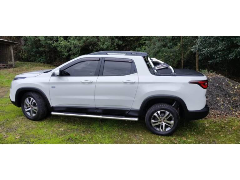 FIAT - TORO - 2018/2019 - Branca - R$ 107.000,00