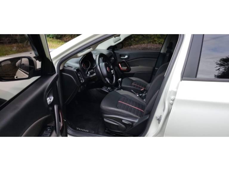 FIAT - TORO - 2018/2019 - Branca - R$ 107.000,00