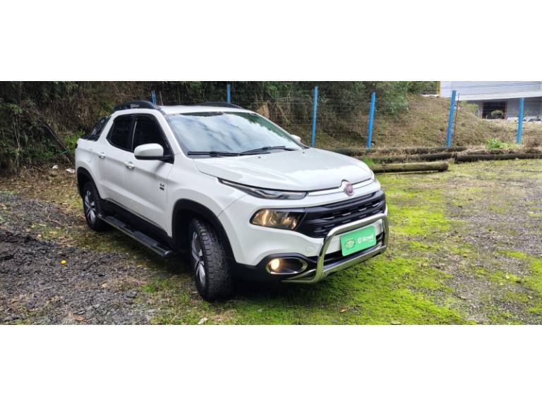 FIAT - TORO - 2018/2019 - Branca - R$ 107.000,00