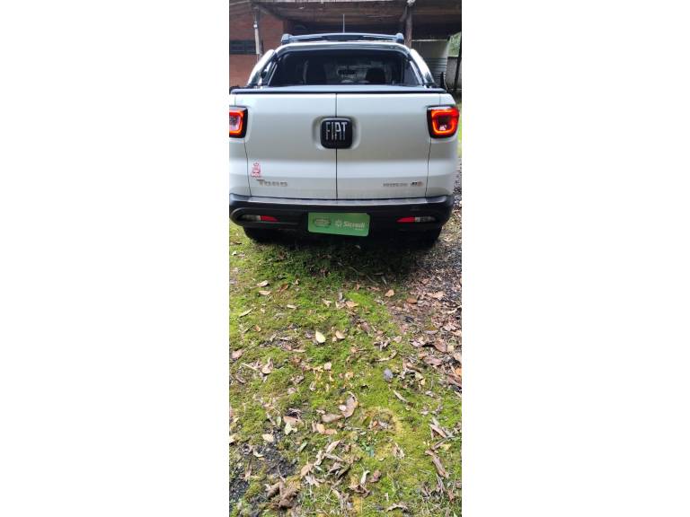FIAT - TORO - 2018/2019 - Branca - R$ 107.000,00