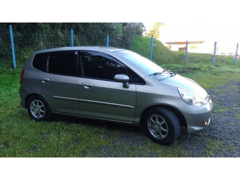 HONDA - FIT - 2007/2008 - Dourada - R$ 38.000,00