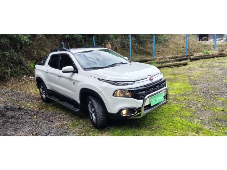 FIAT - TORO - 2018/2019 - Branca - R$ 107.000,00