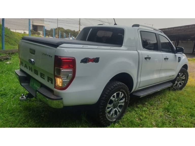 FORD - RANGER - 2019/2020 - Branca - R$ 187.000,00