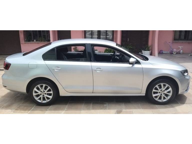 VOLKSWAGEN - JETTA - 2016/2016 - Prata - R$ 68.990,00