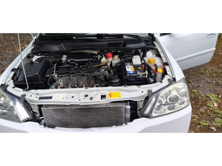 CHEVROLET - ASTRA - 2010/2011 - Branca - R$ 39.900,00