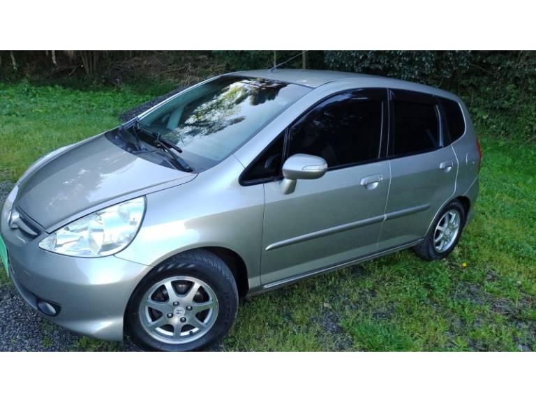 HONDA - FIT - 2007/2008 - Dourada - R$ 38.000,00