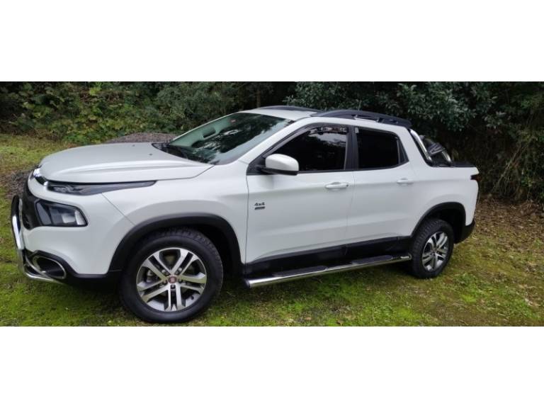 FIAT - TORO - 2018/2019 - Branca - R$ 107.000,00