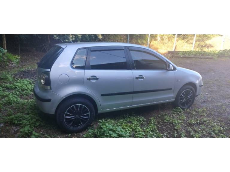 VOLKSWAGEN - POLO - 2002/2003 - Prata - R$ 23.800,00