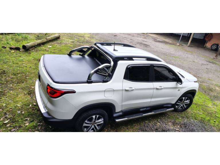 FIAT - TORO - 2018/2019 - Branca - R$ 107.000,00