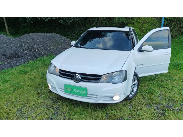 VOLKSWAGEN - GOLF - 2010/2011 - Branca - R$ 48.800,00