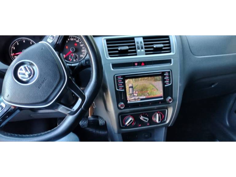 VOLKSWAGEN - FOX - 2017/2018 - Vermelha - R$ 65.000,00