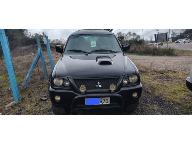 MITSUBISHI - L200 - 2006/2006 - Preta - R$ 55.000,00