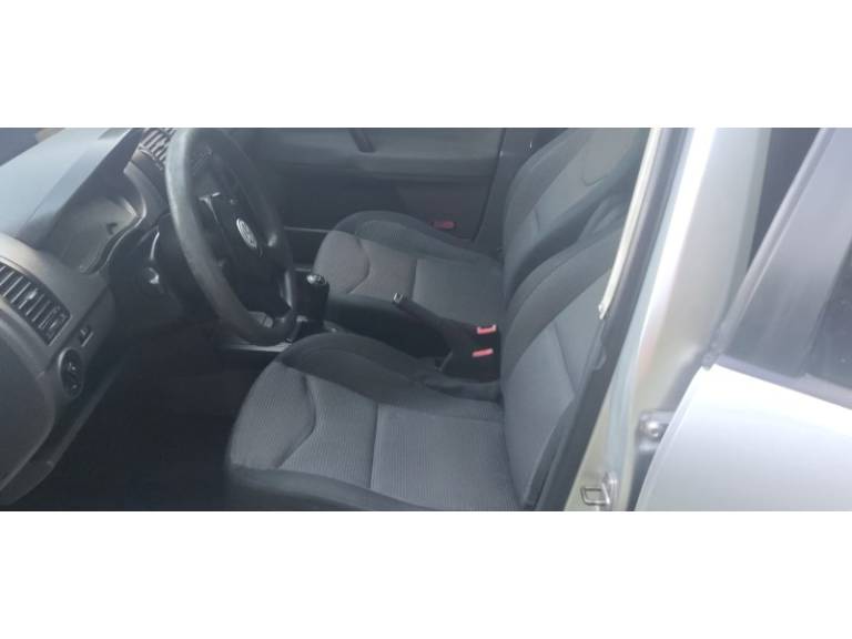 VOLKSWAGEN - POLO - 2002/2003 - Prata - R$ 23.800,00