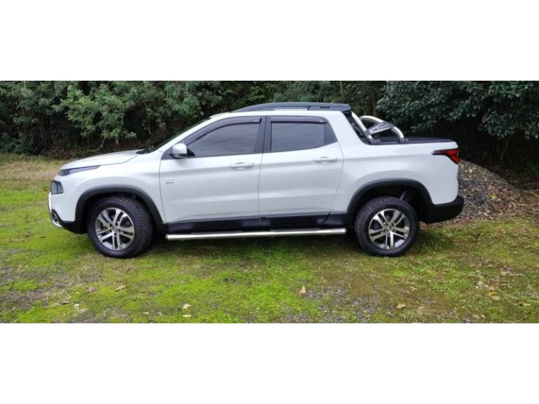FIAT - TORO - 2018/2019 - Branca - R$ 107.000,00